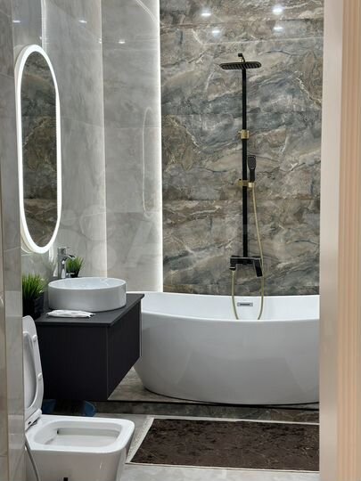 2-к. квартира, 65 м², 9/9 эт.