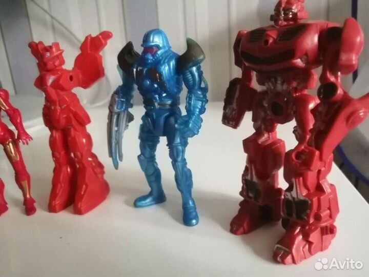 Роботы. пластик