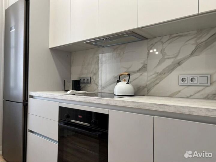 Кухня угловая белая