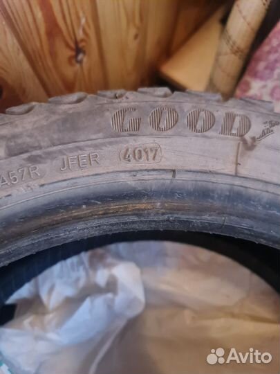 Goodyear Ultragrip Ice Arctic 225/45 R17