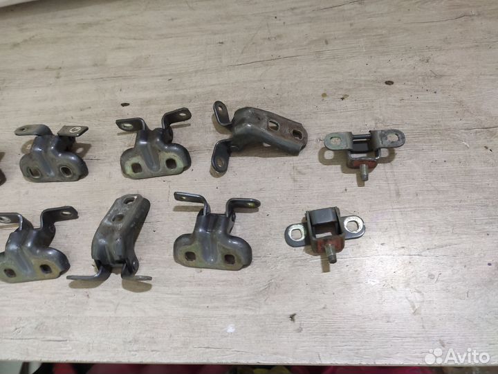 Петли дверей Шевроле Авео Т300 Chevrolet Aveo T300