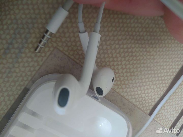 Наушники,гарнитура apple earpods проводные