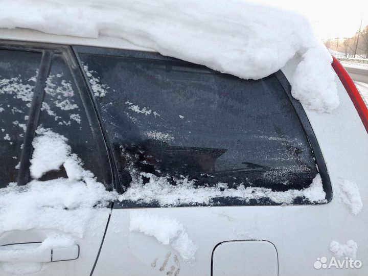 Стекло (форточка) заднее левое lancer 9 цедия