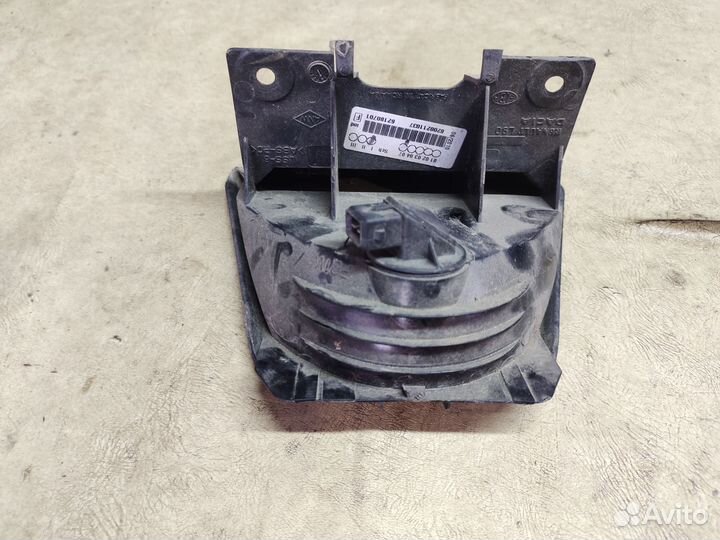 Дополнительный стоп сигнал Renault Logan