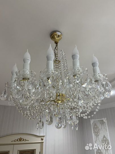 Хрустальная люстра