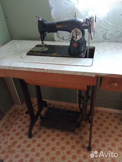 Швейная машина Подольск ножная
