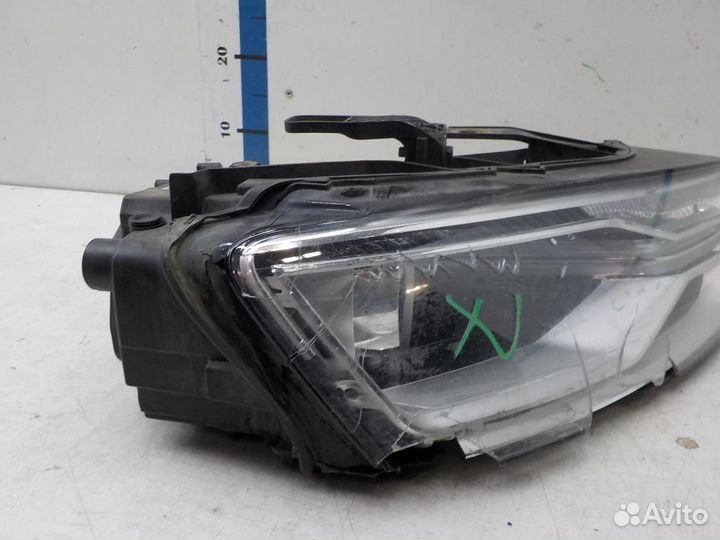 Фара правая Audi Q3/RS Q3