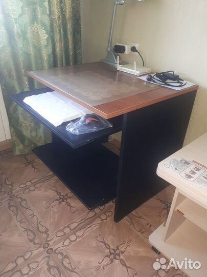 Продам компьютерный стол