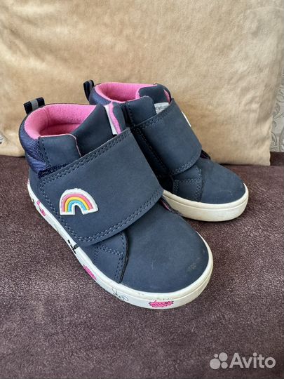 Ботинки для девочки пакетом 23