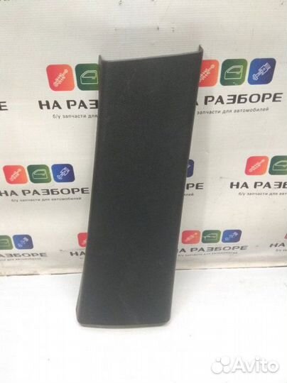 Накладка на стойку внутренняя правая Land Rover