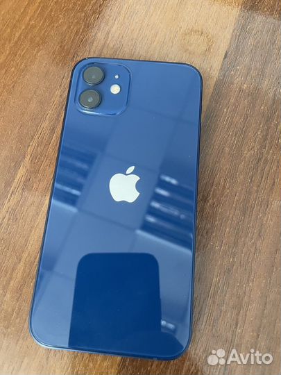 Телефон iPhone 12
