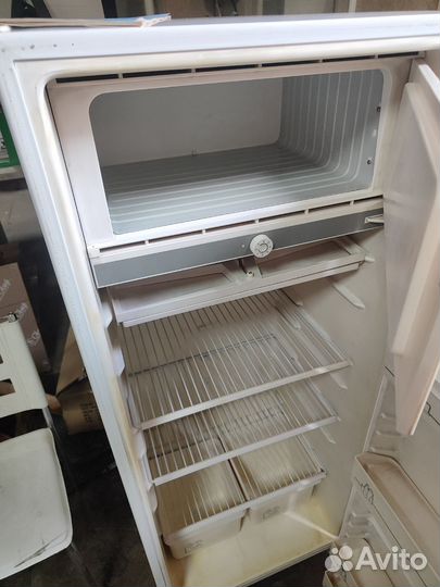 Холодильник бирюса