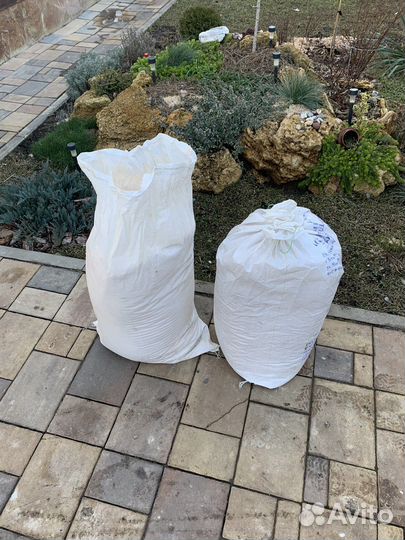 Опилки в мешках