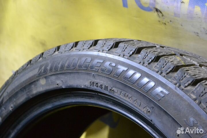 Bridgestone Blizzak Revo GZ 215/50 R17