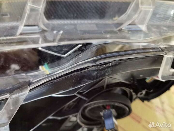 Фара правая Toyota Rav4 XA50 2018-2023