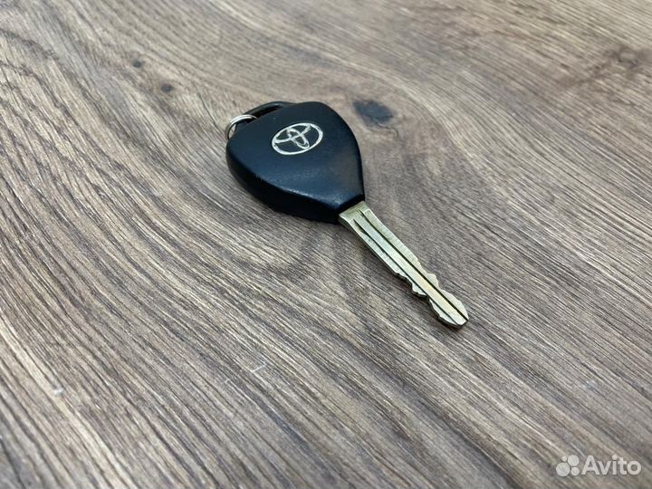 Смарт ключ Toyota Camry ACV40
