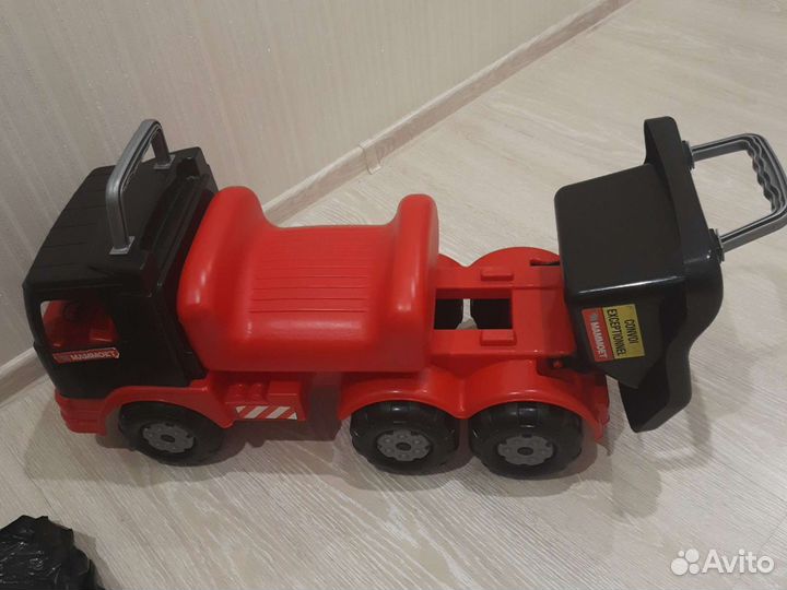 Машинка каталка толокар