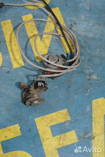 Передняя личинка замка Audi A4