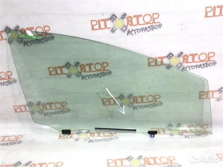 Стекло двери переднее правое Toyota prius ZVW30 2