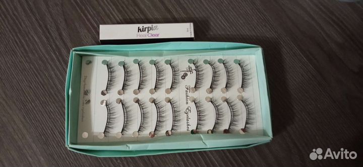 Накладные ресницы и клей
