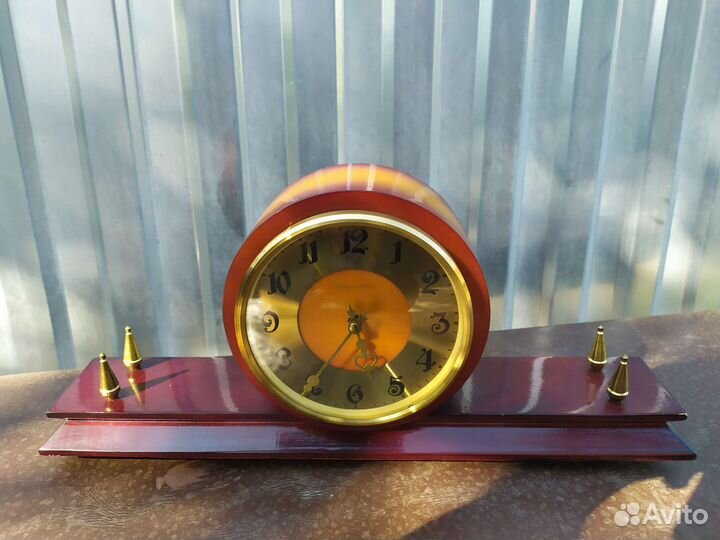 Каминные часы Весна