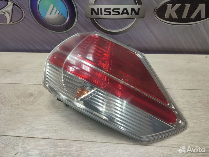 Фонарь задний Nissan X-trail T31 Прав