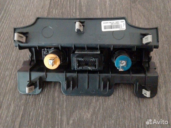 Блок панель с USB и AUX для Kia Rio 4/X-lain