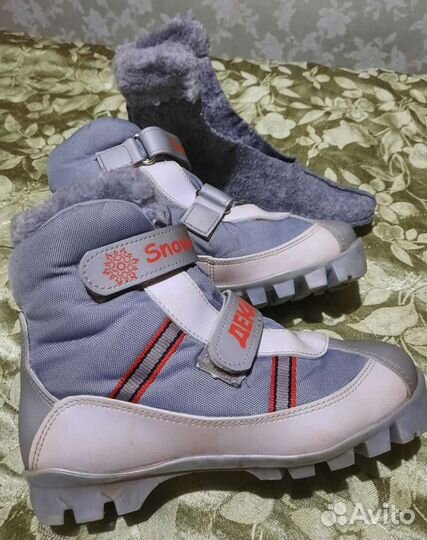 Лыжные ботинки