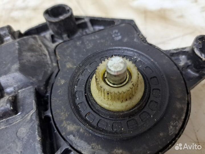 Мотор стеклоподъемника