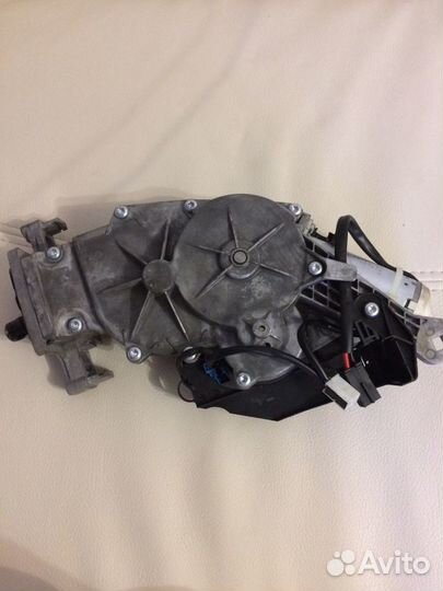 Механизм подъёма двери багажника Mercedes glk 220