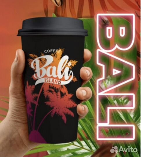 Бариста в кофейню