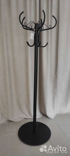 Вешалка напольная металлическая