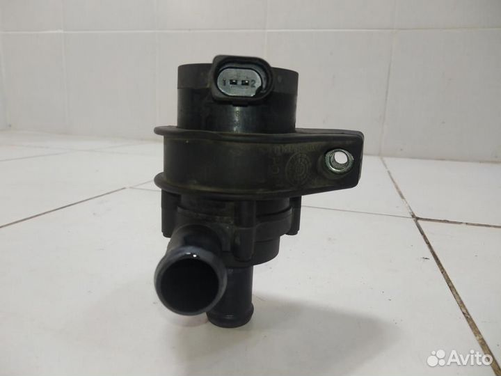 Насос водяной дополнительный Volkswagen Tiguan 5N1