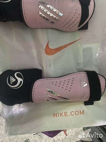 Футбольные щитки для ног