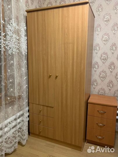 Компьютерный стол,диван, столы-раскладушки, тумбоч