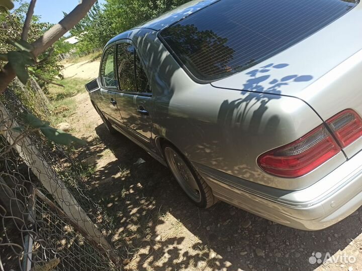 Mercedes-Benz E-класс 2.3 AT, 1997, битый, 400 000 км