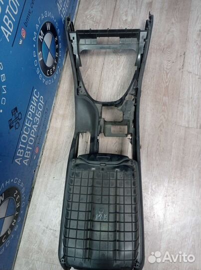 Подлокотник на BMW X5 Е53