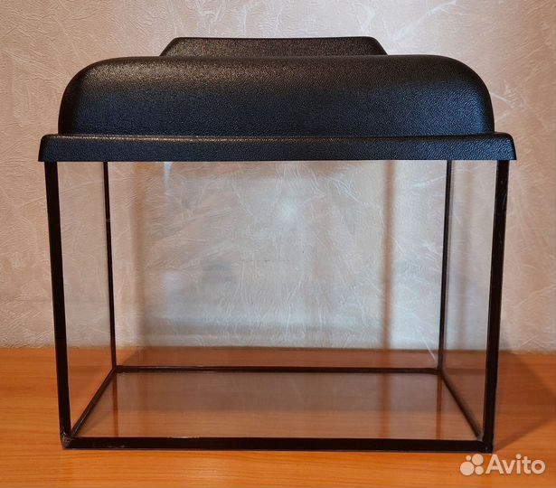 Аквариум с крышкой, 10 л., б/у