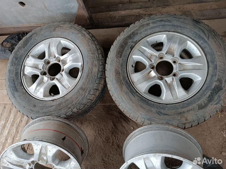 Летые диски r17. 5x150 крузак 100й- 200й