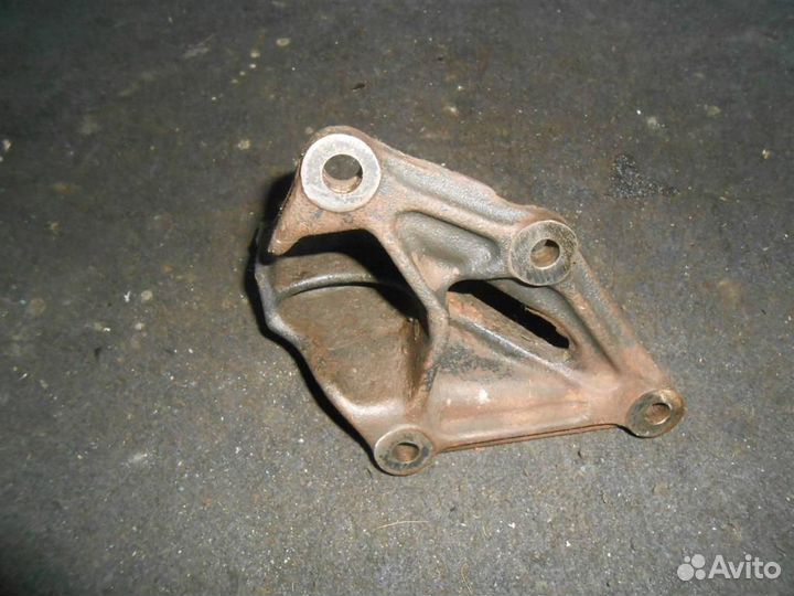 Кронштейн насоса гур Toyota Corolla AE100(91-00)