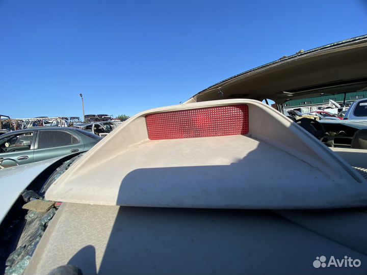 Задний стоп сигнал Mazda Millenia