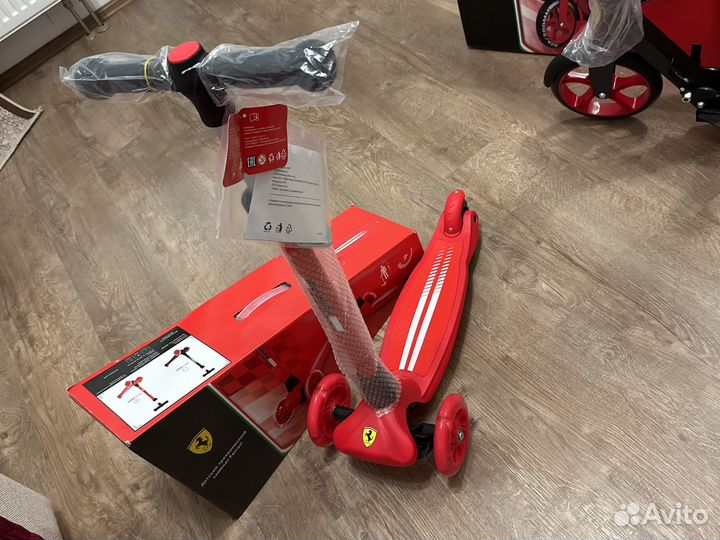 Самокат детский и доя взрослый ferrari