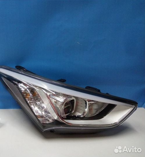 Фара правая Hyundai Santa Fe 3 DM (2012-2018)