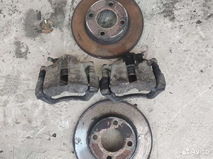 Передние Суппорта Audi 80 B3 B4