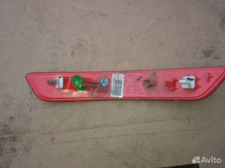 Светоотражатель заднего бампера правый Geely Atlas