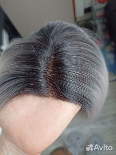 Парик на сетке пепельный