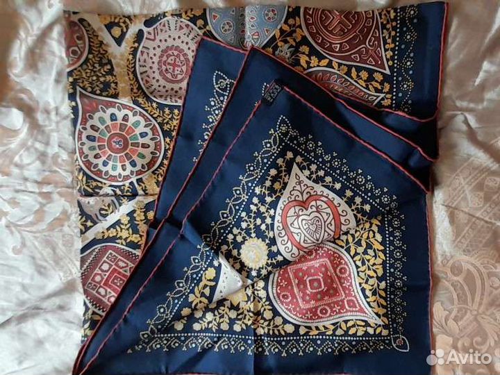 Шелковый платок hermes оригинал