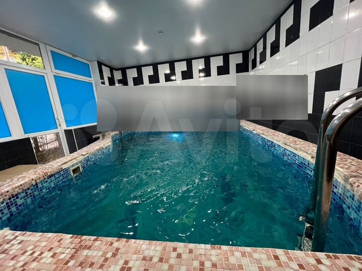 Дом 300 м² на участке 5 сот.