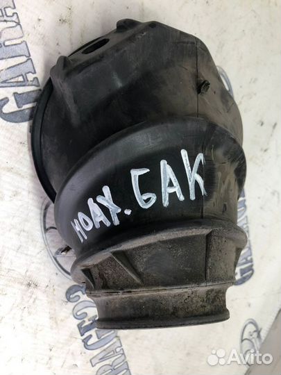 Кожух топливной горловины Toyota noah