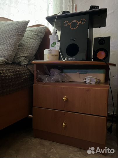 Кровать двухспальная с тумбой